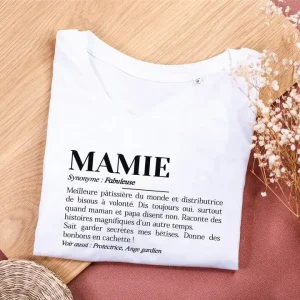 t-shirt blanc avec la définition de mamie