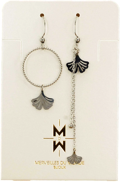 Boucles d'oreilles dépareillées en forme de feuille de ginkgo