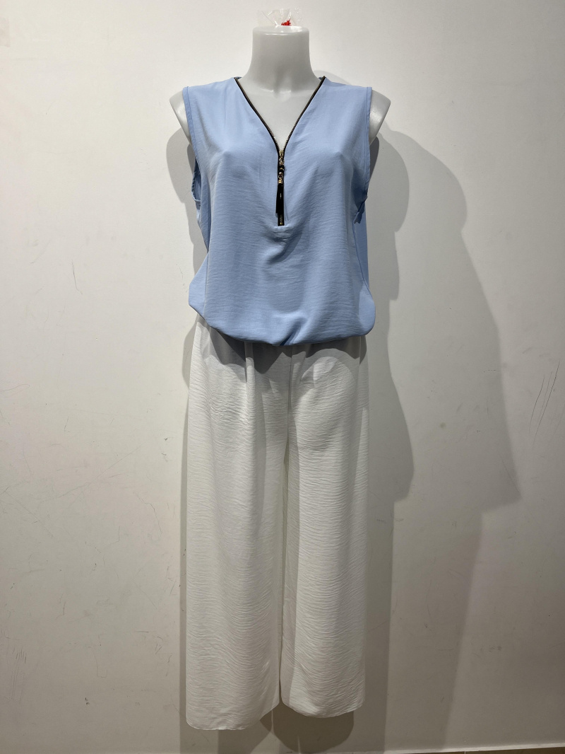 ensemble haut bleu + pantalon blanc