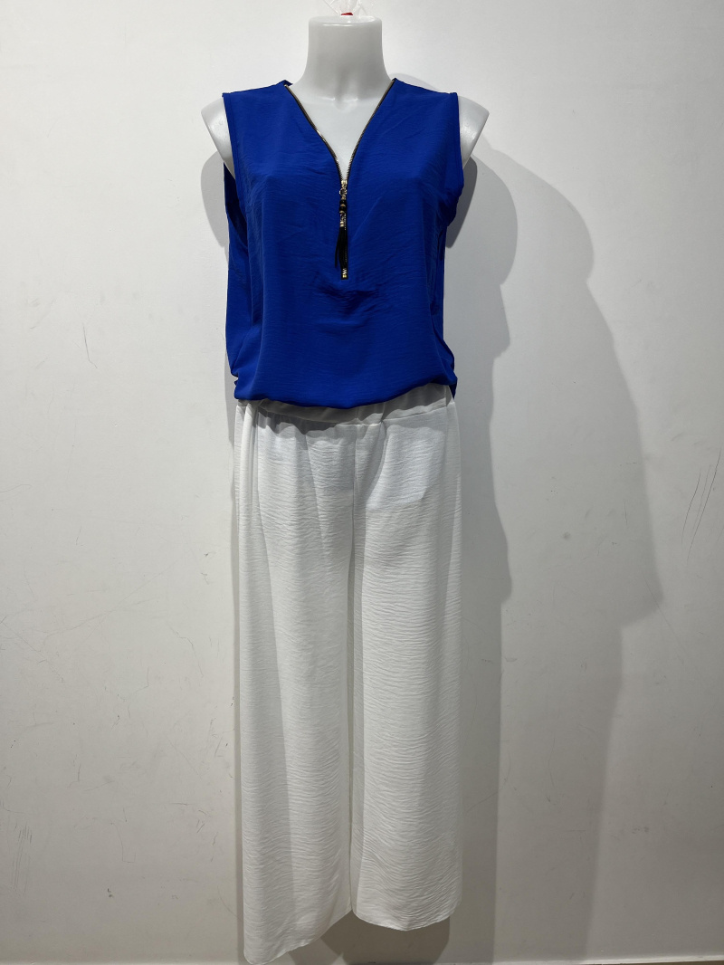 ensemble haut bleu + pantalon blanc