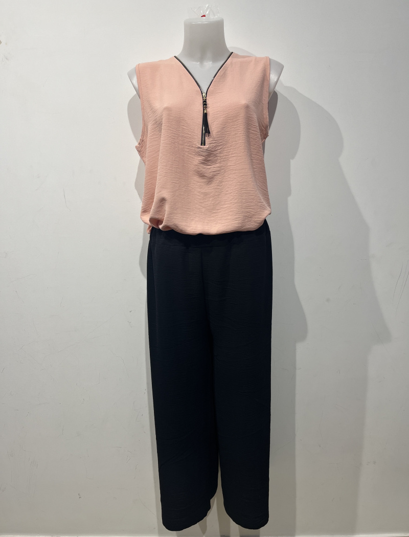 ensemble haut rose et pantalon noir