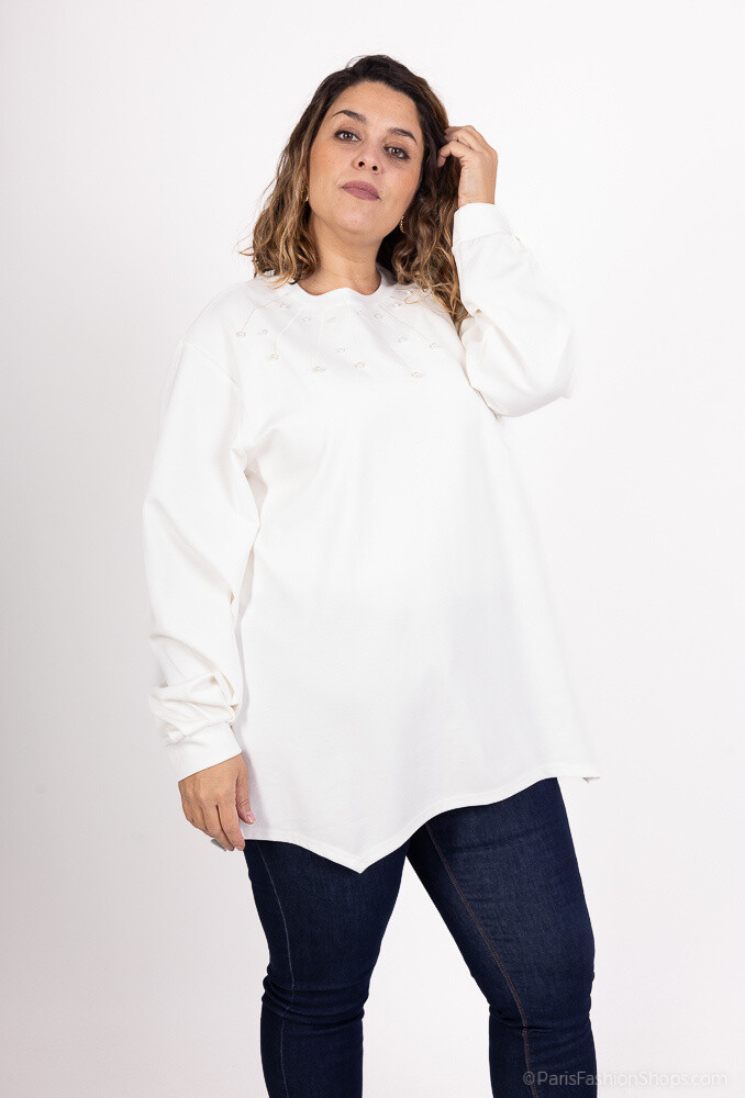 pull blanc avec manches bouffantes et col avec perles
