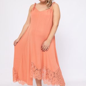 robe en dentelle couleur saumon