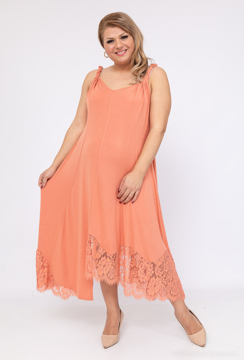 robe en dentelle couleur saumon