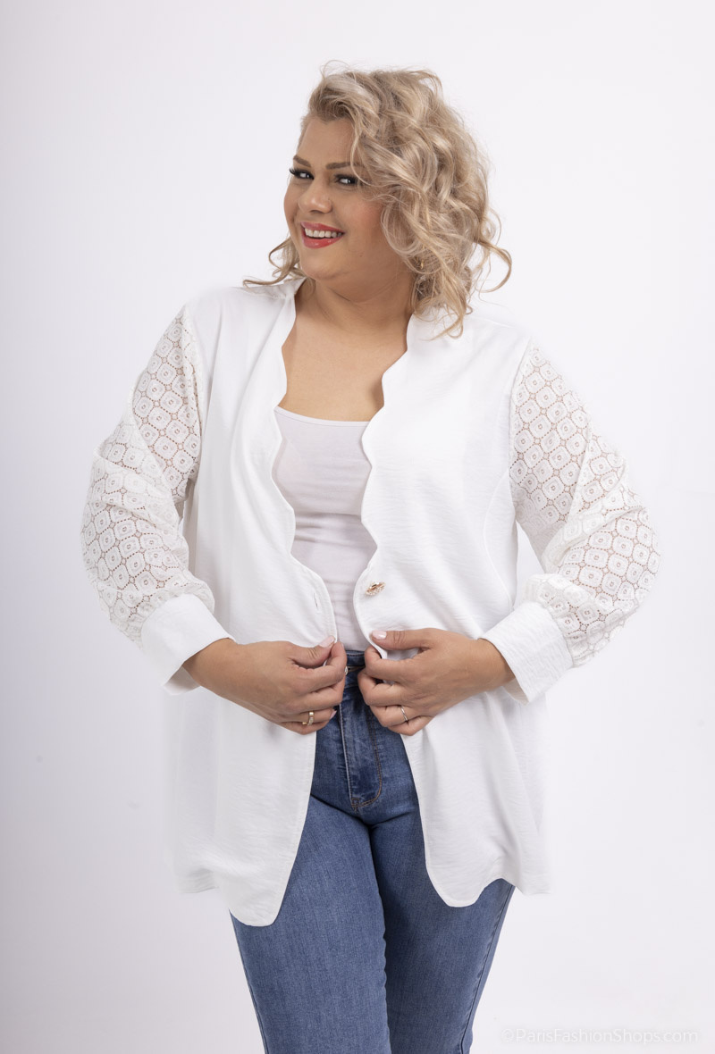 Veste blanche manche en dentelle