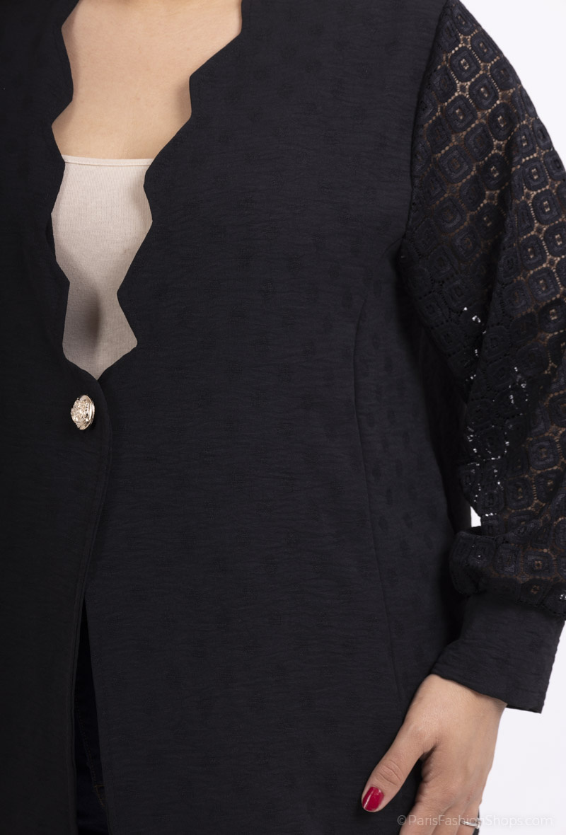 veste noir avec les manches en dentelle