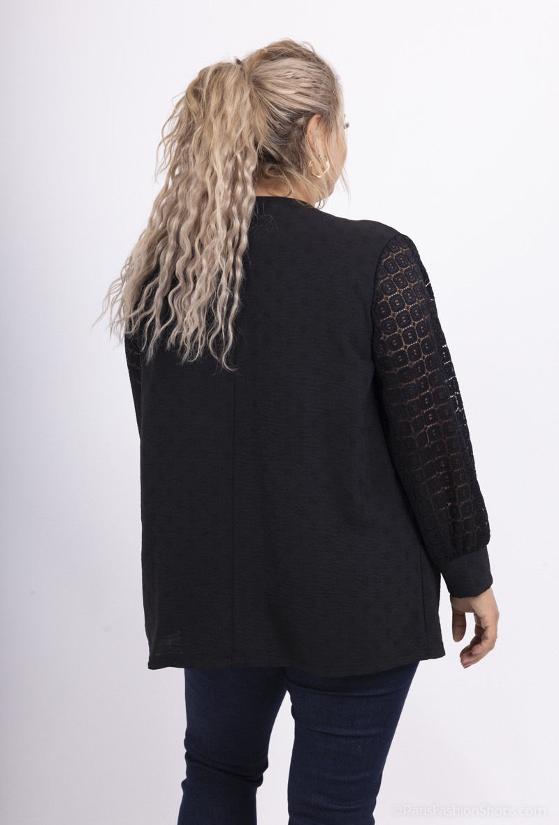 veste noir avec les manches en dentelle