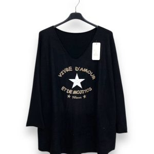 Pull noir avec étoile et phrase vivre d'amour et de mojito