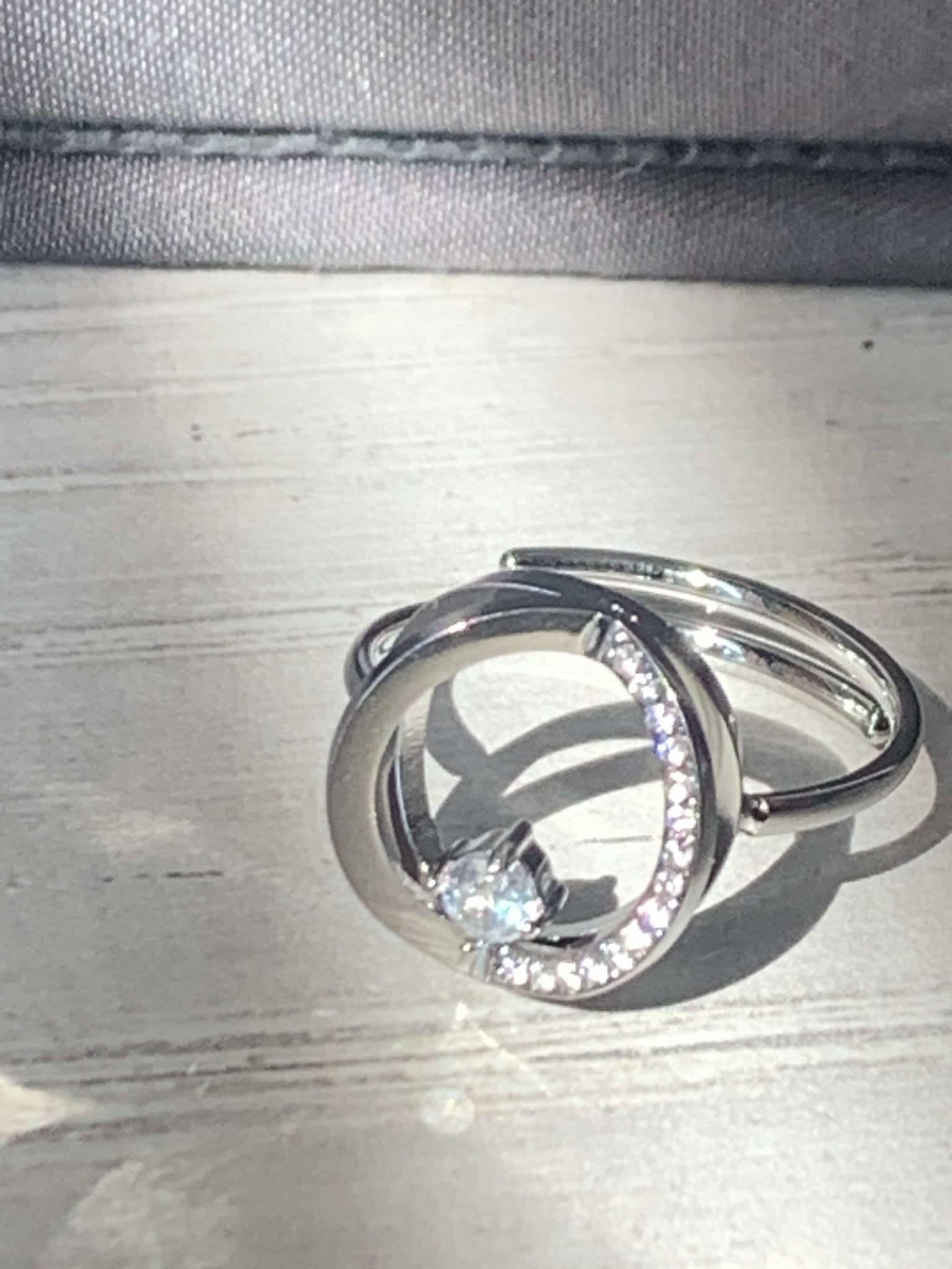 bague reglable en acier inoxydable avec strass