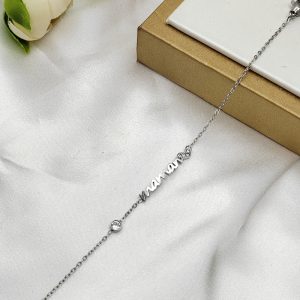 bracelet en acier inoxydable avec écriture "maman"