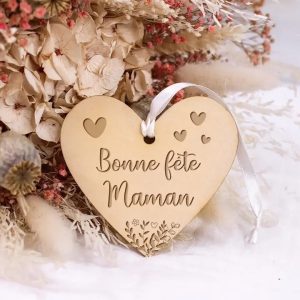 décoration en bois en forme de coeur bonne fete maman