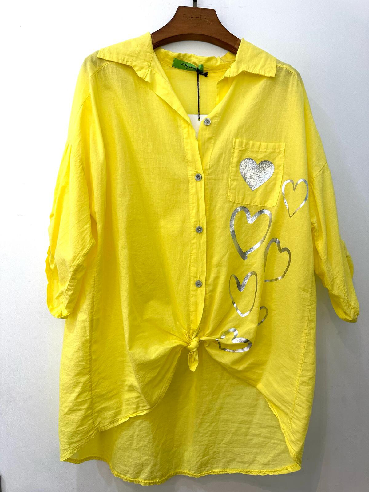 chemise jaune coeur argent